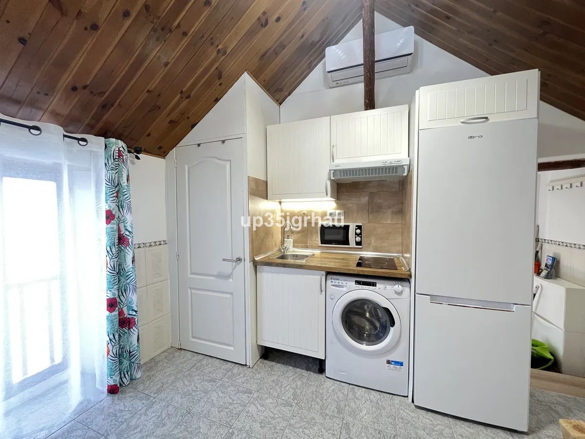 ca7afddc-d3f9-459b-a8db-140b4daf3622