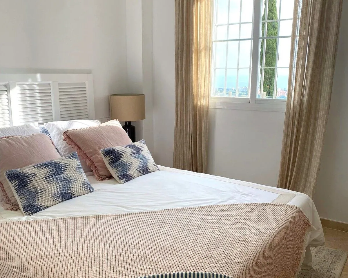 c767878b-6c61-4c0d-9240-2680dee730ae