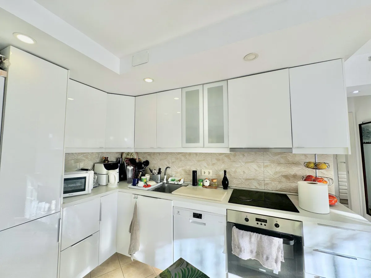 53955775-3e44-46b9-b30f-3e14bf77e1e5