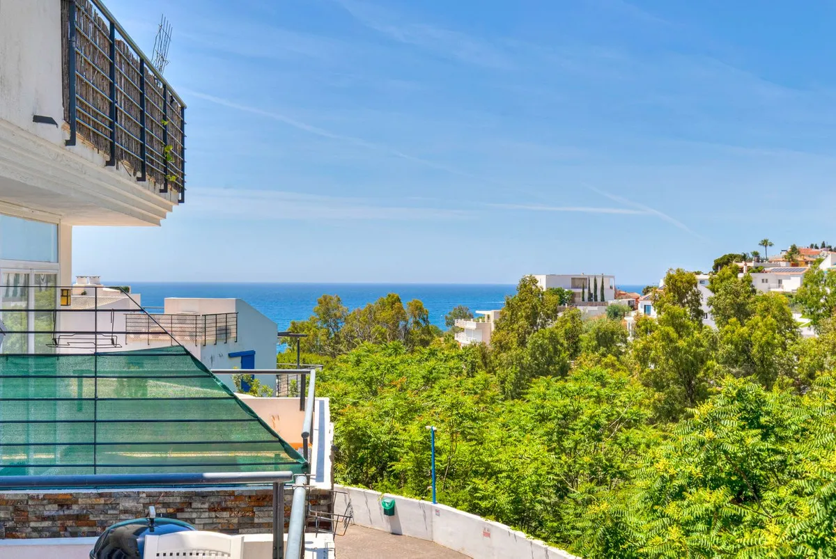 f8f0ff2f-978e-4e7d-819c-6395be2fd947