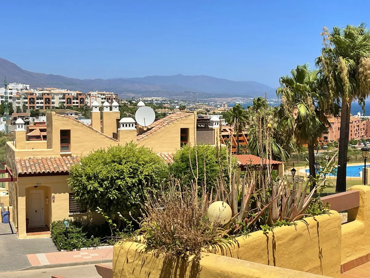 aad20461-e9ad-480e-982c-5b8c2aedecf5