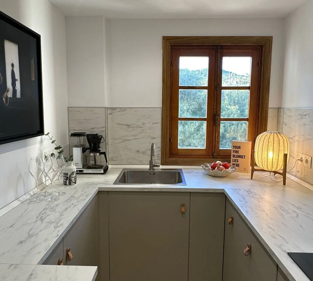 cc9815f1-956f-4e53-aa3c-6b85b856b2dd