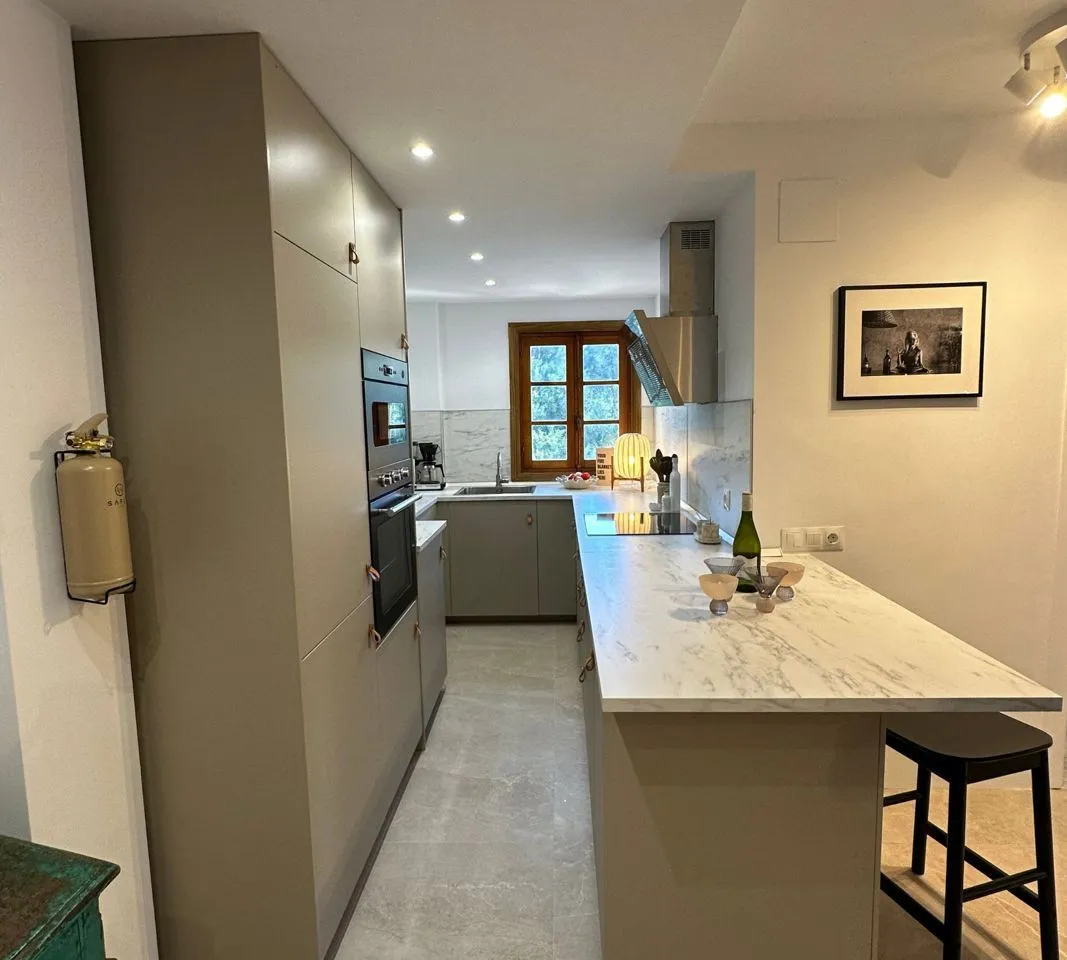 d6ce08ae-1b9e-4bef-a31f-2d89ea18ec4d