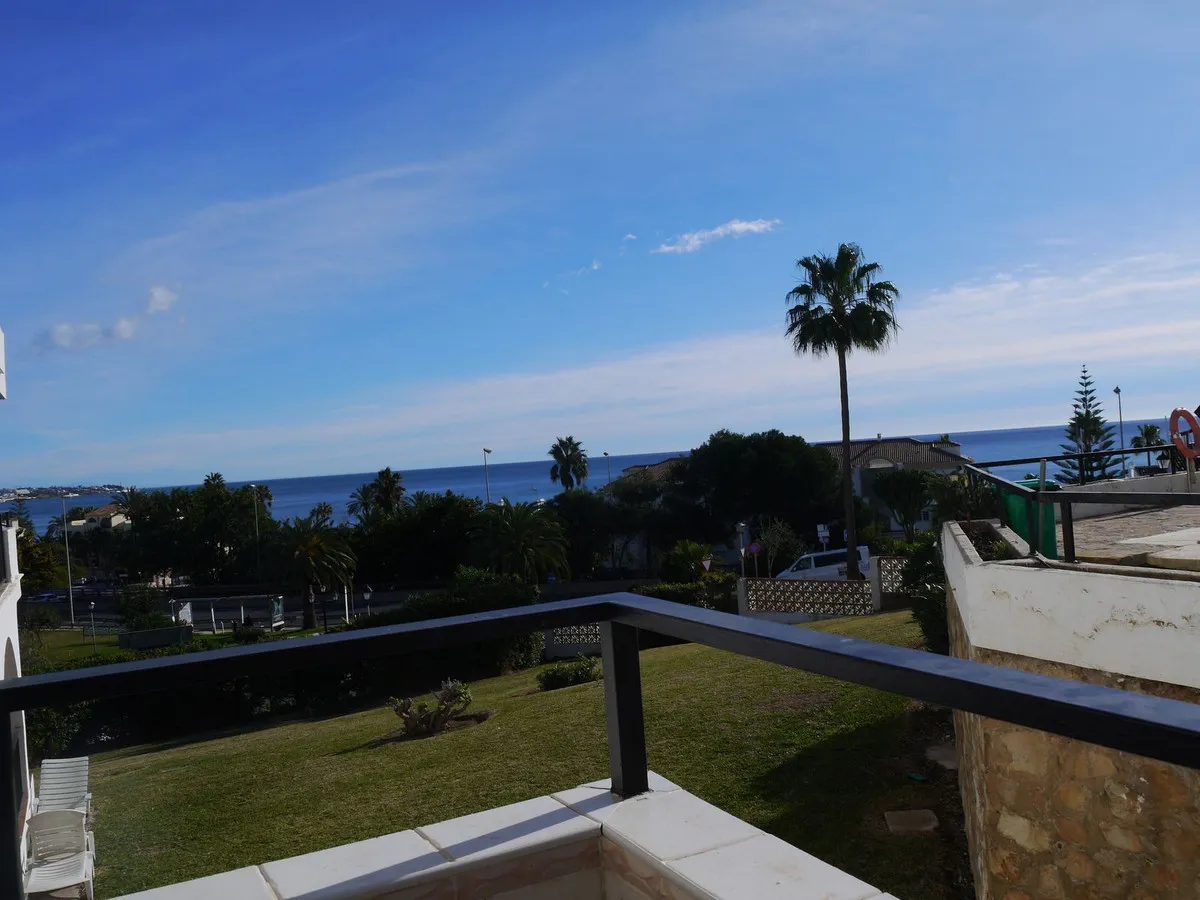 e384e8c6-fcf4-4c36-a8c6-8939f645d80d