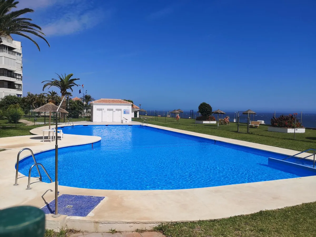 7f8d7dfe-12ee-4528-a986-142875529bde