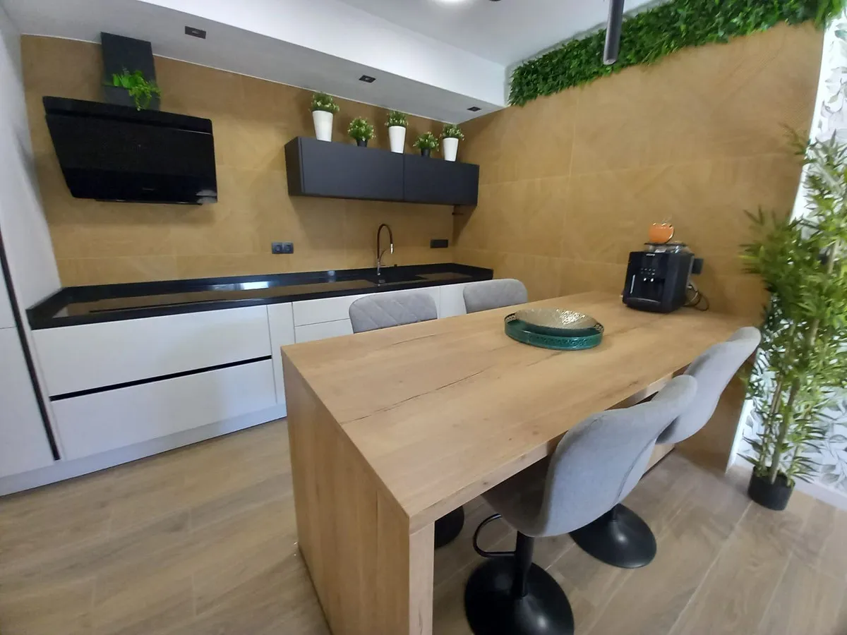 1c1a442d-940c-4c95-b1b4-762578f159e8