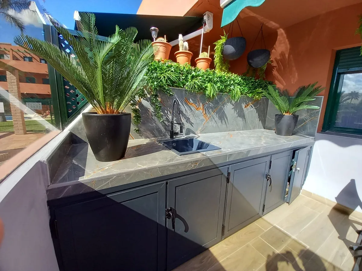 28a08ca6-3977-4970-b3a3-1278e391c920