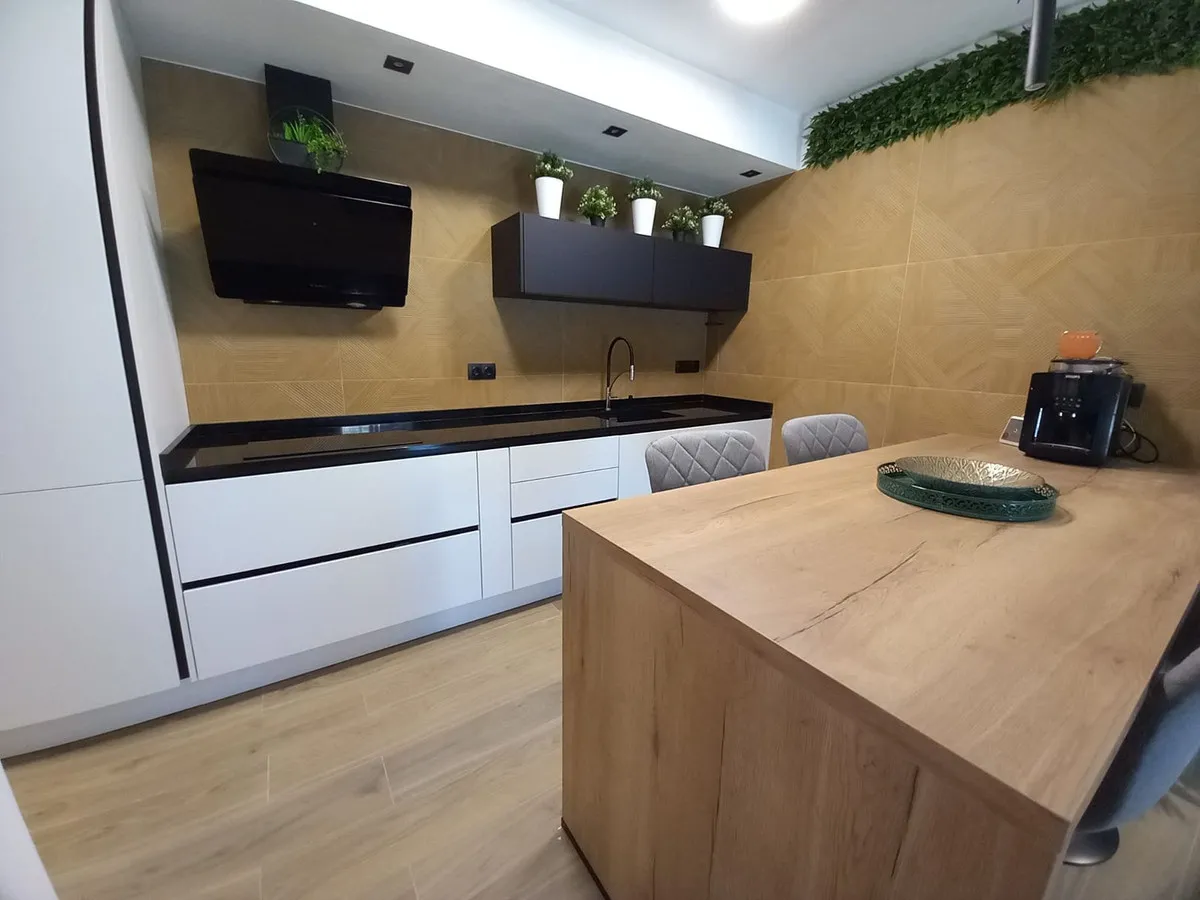 544d0d95-7c6d-4007-aeba-48f35dea70aa