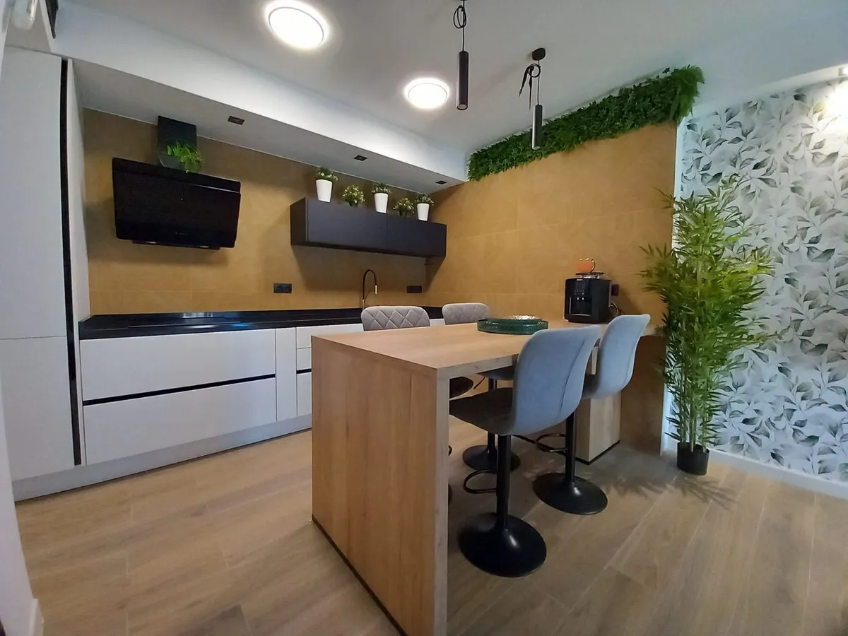 7e5d5ffc-2870-4e49-9f02-3d2cd26c3a8e