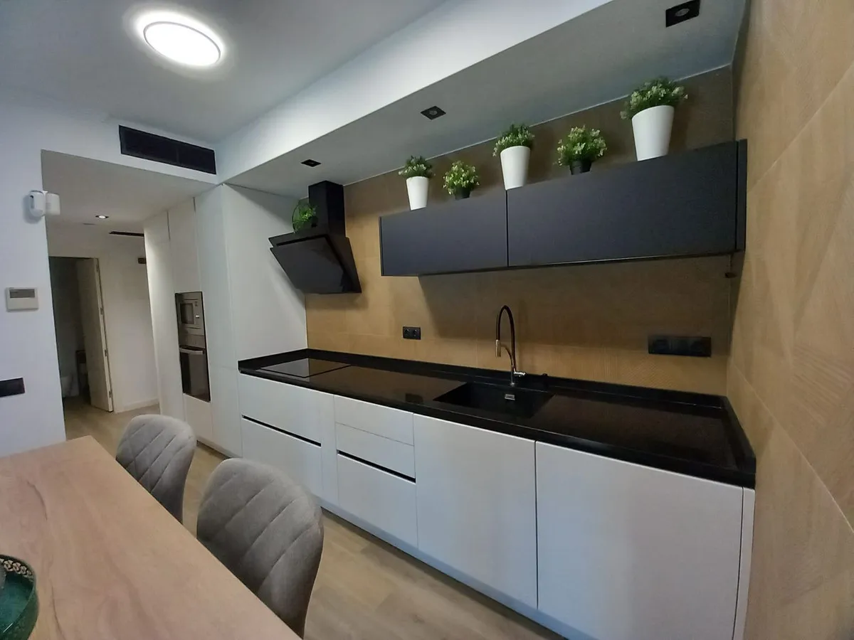 b9c2c6b9-cf77-4296-be27-69efa057a932