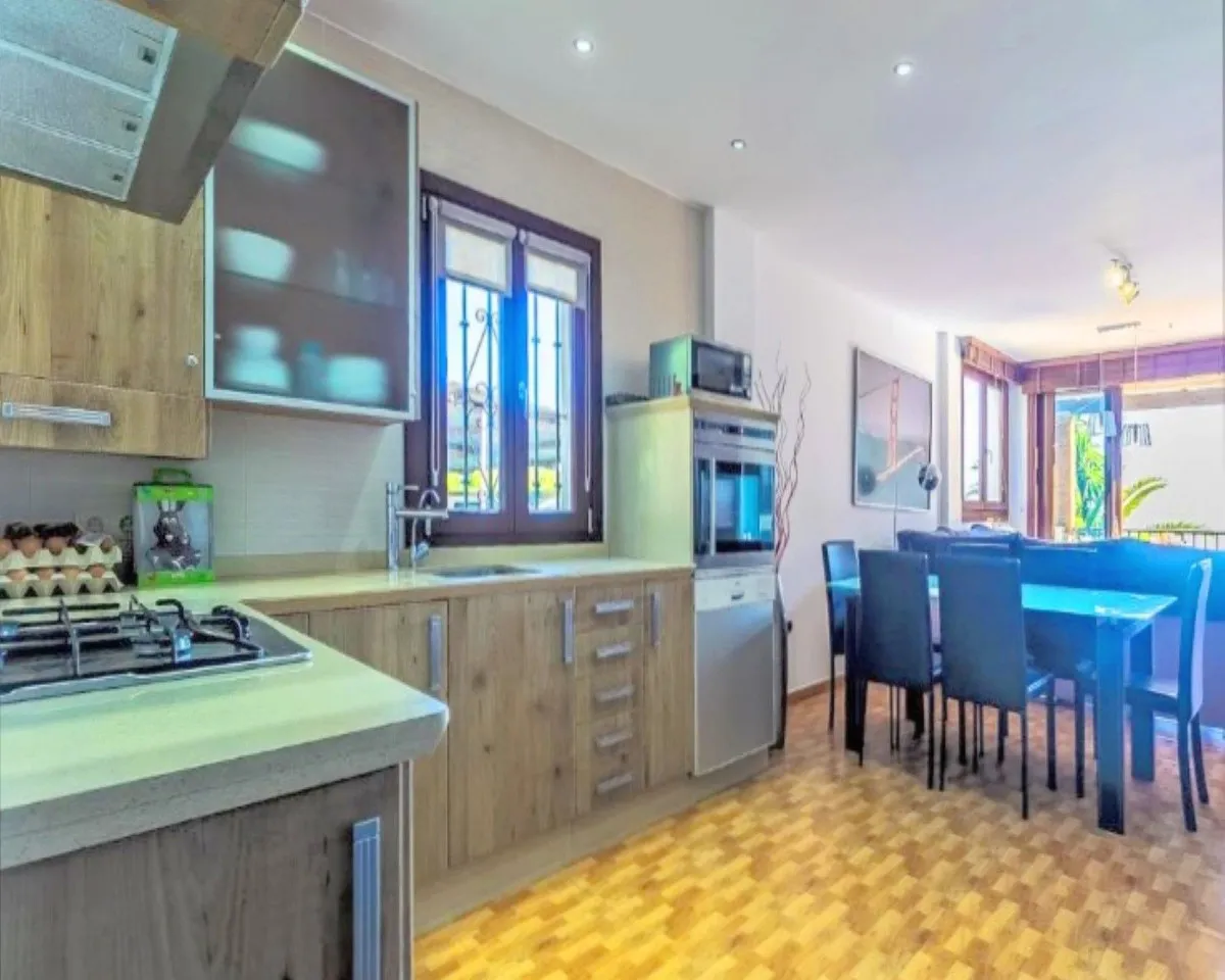 40c8d371-f3a6-4e68-92e2-fbdae80f6802