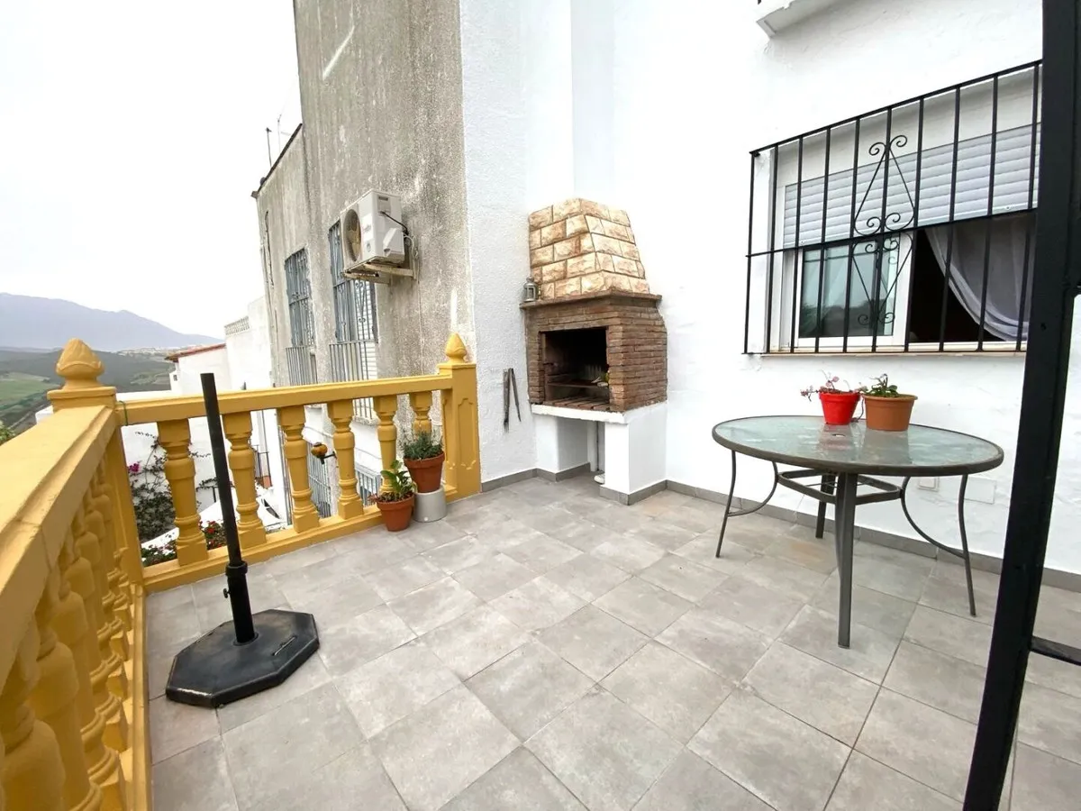 1dfa8c59-69af-4ab2-a8c5-945b6ea67f8d