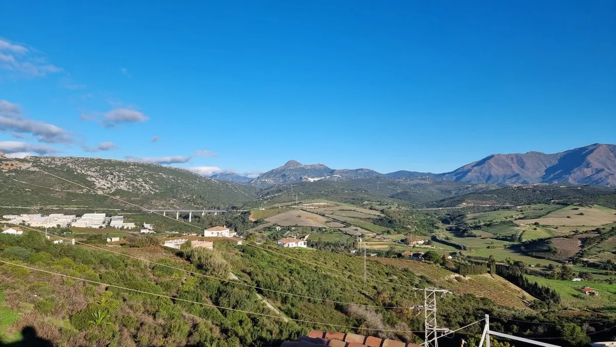 a04d6ba2-a044-44c1-ada2-374bf4b959ef