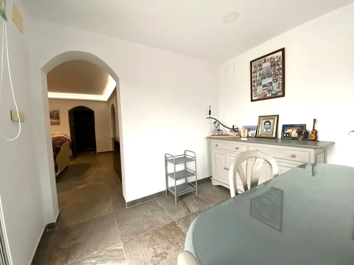 b9d5aba7-cabd-4a39-a8c2-1edb4e394d8f