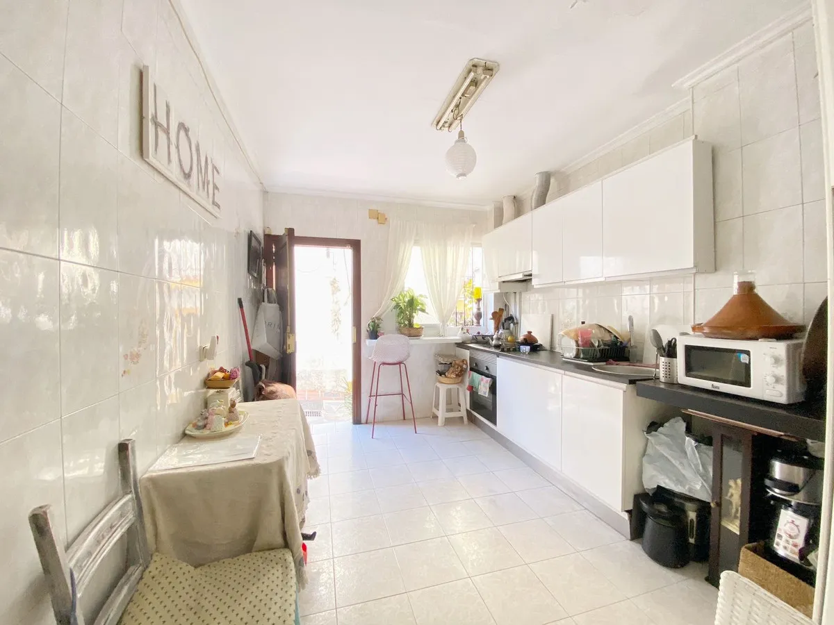 3b8253bc-9d34-4f14-9533-2f5d0b82f956