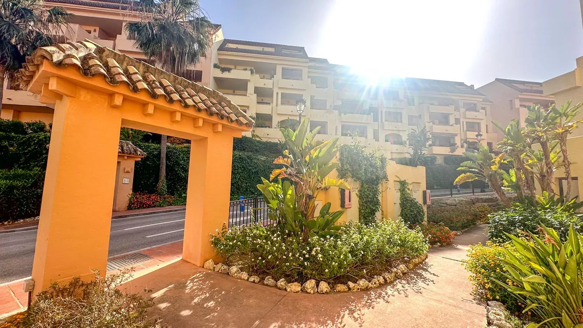 fb395996-7786-45e5-838c-19e9bb380efb