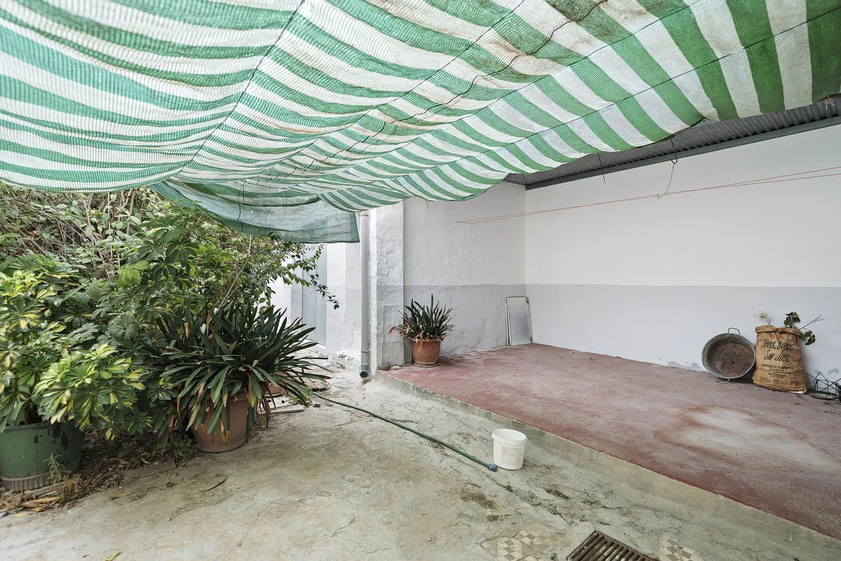 8c37e370-526b-46c7-8cdc-1d3a0dd3c273