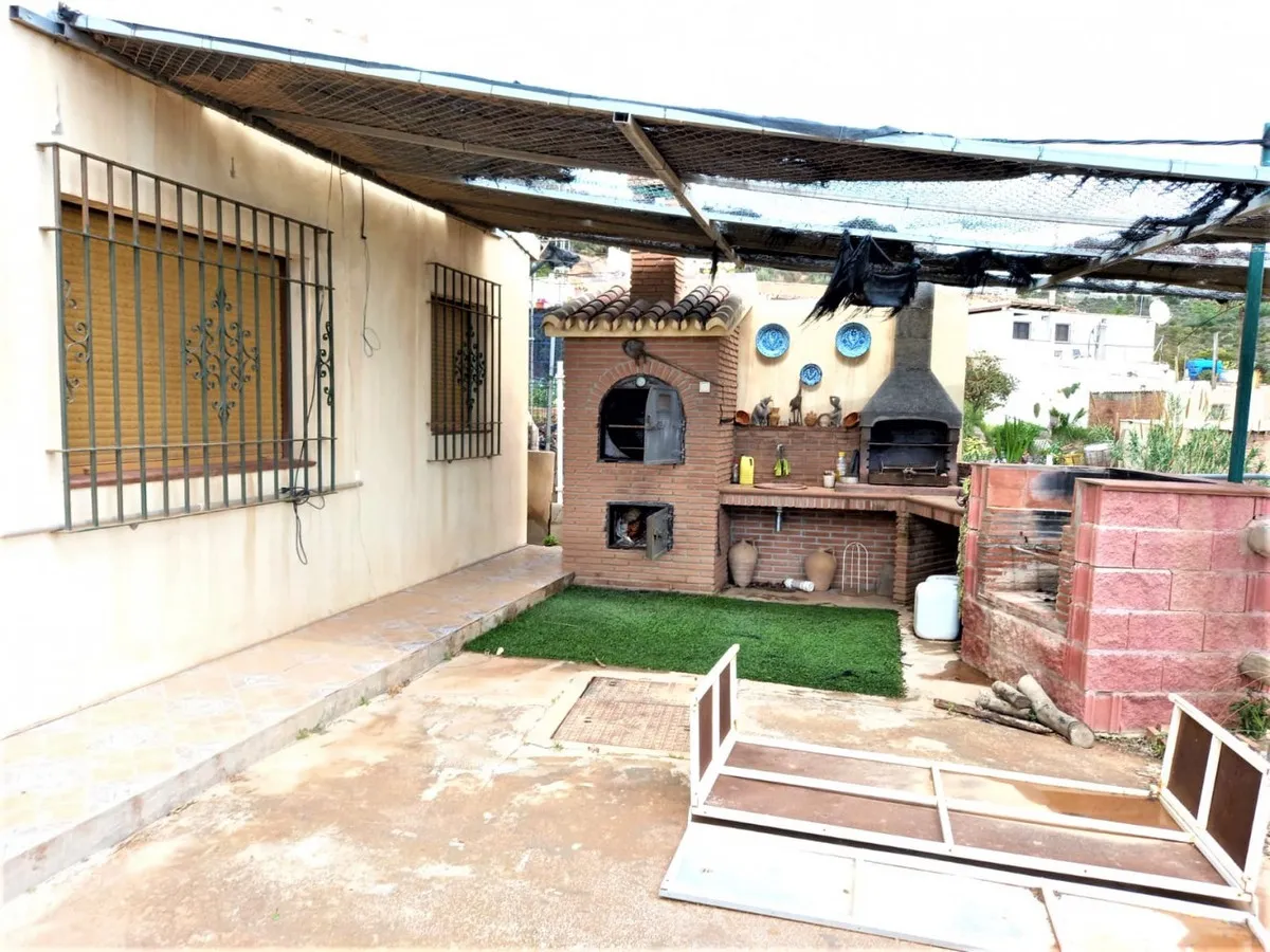 b5fa0437-6a7d-448a-b1bb-b843c63e0a6a