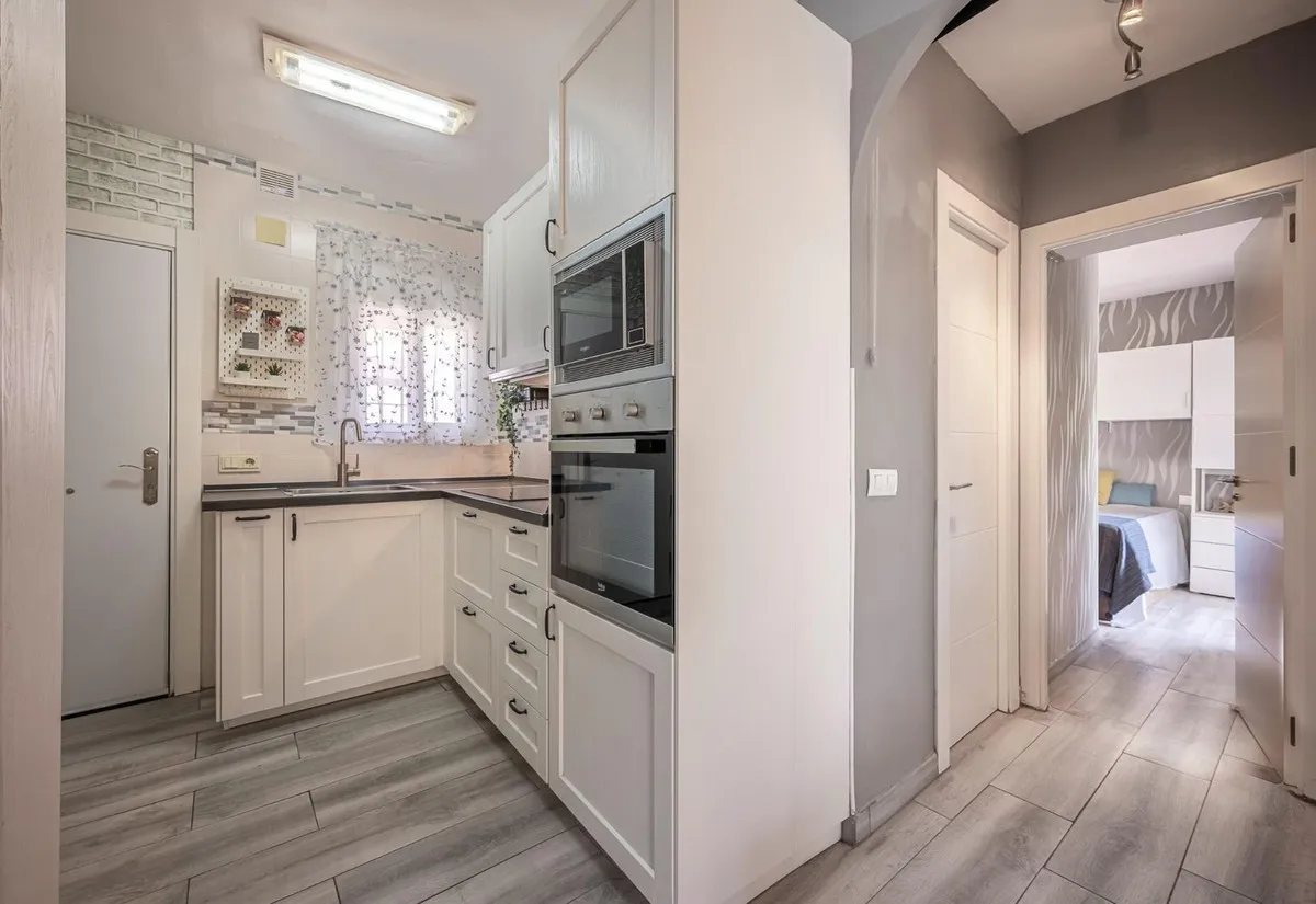 2b4778f5-19f4-4a36-b42e-f786eede070c