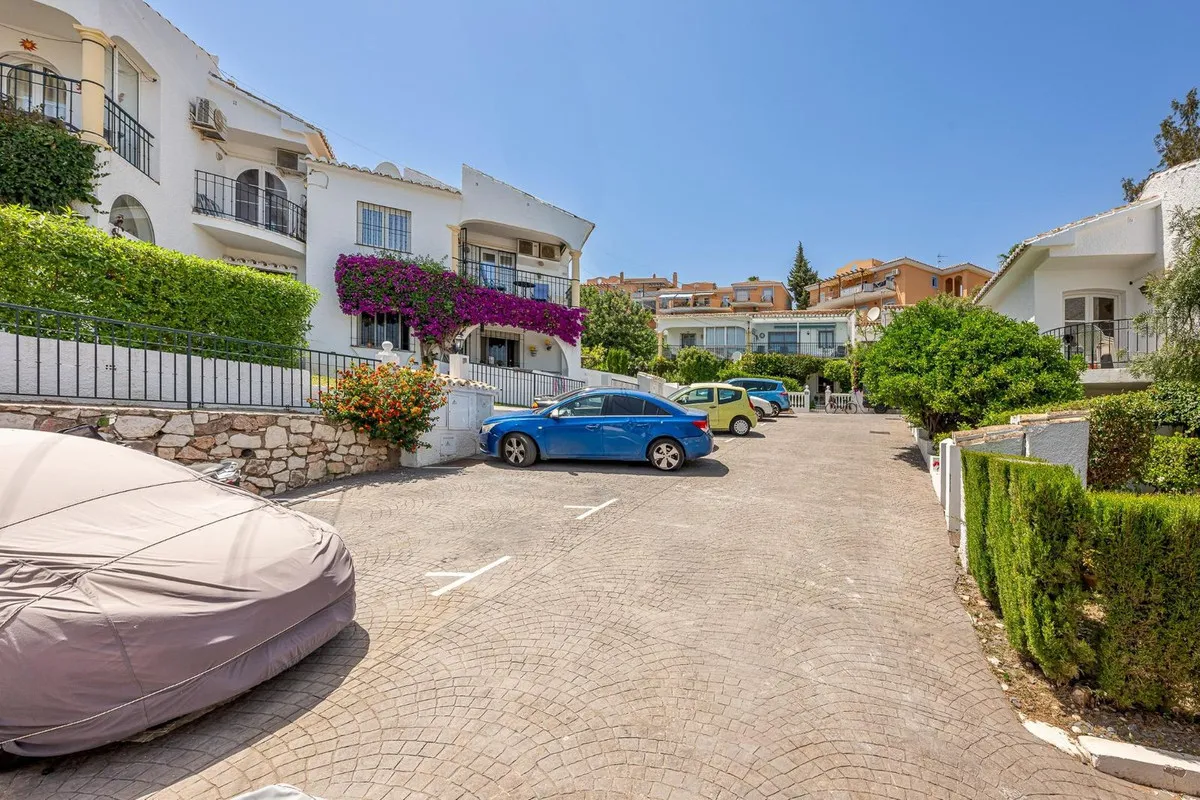 2e9e984a-b7ff-4c10-9498-136c92716ced