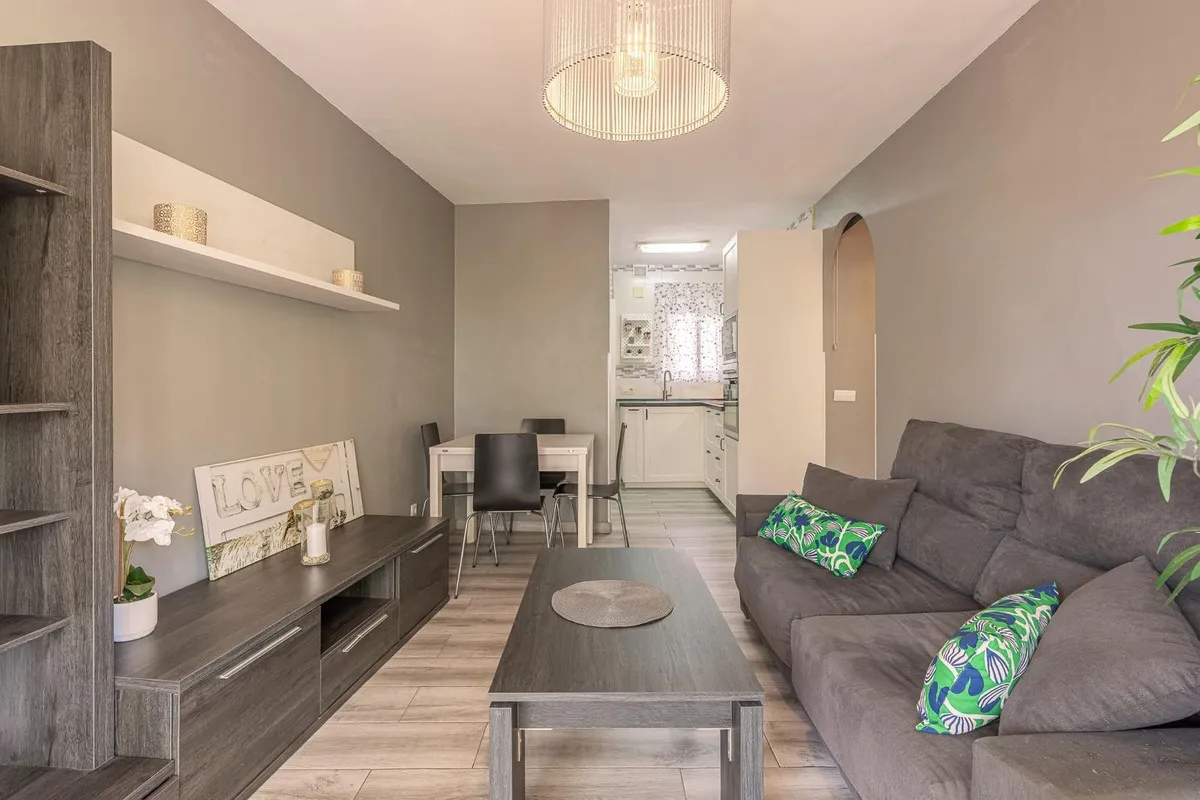 8123d4aa-b068-41f8-8856-f82eb179a7b8