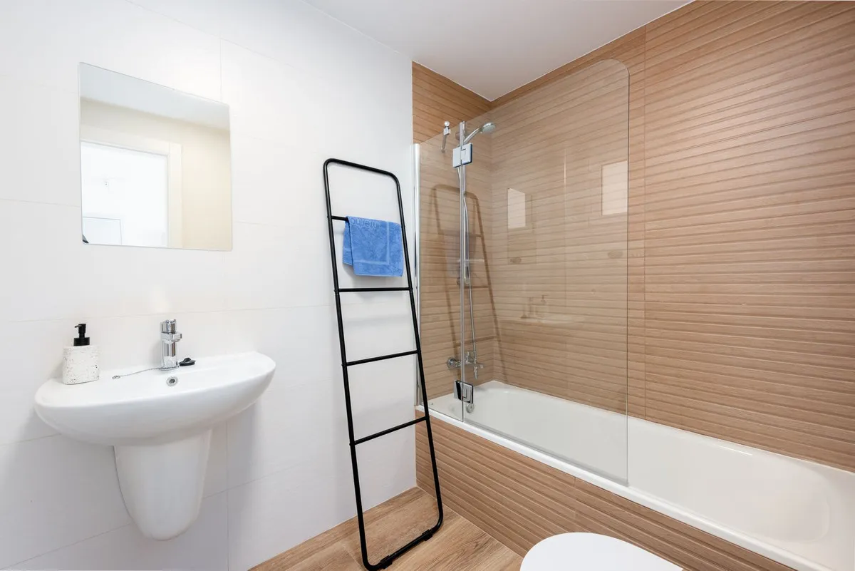 082afde5-bf60-4a95-b70b-1170bbdc91a9