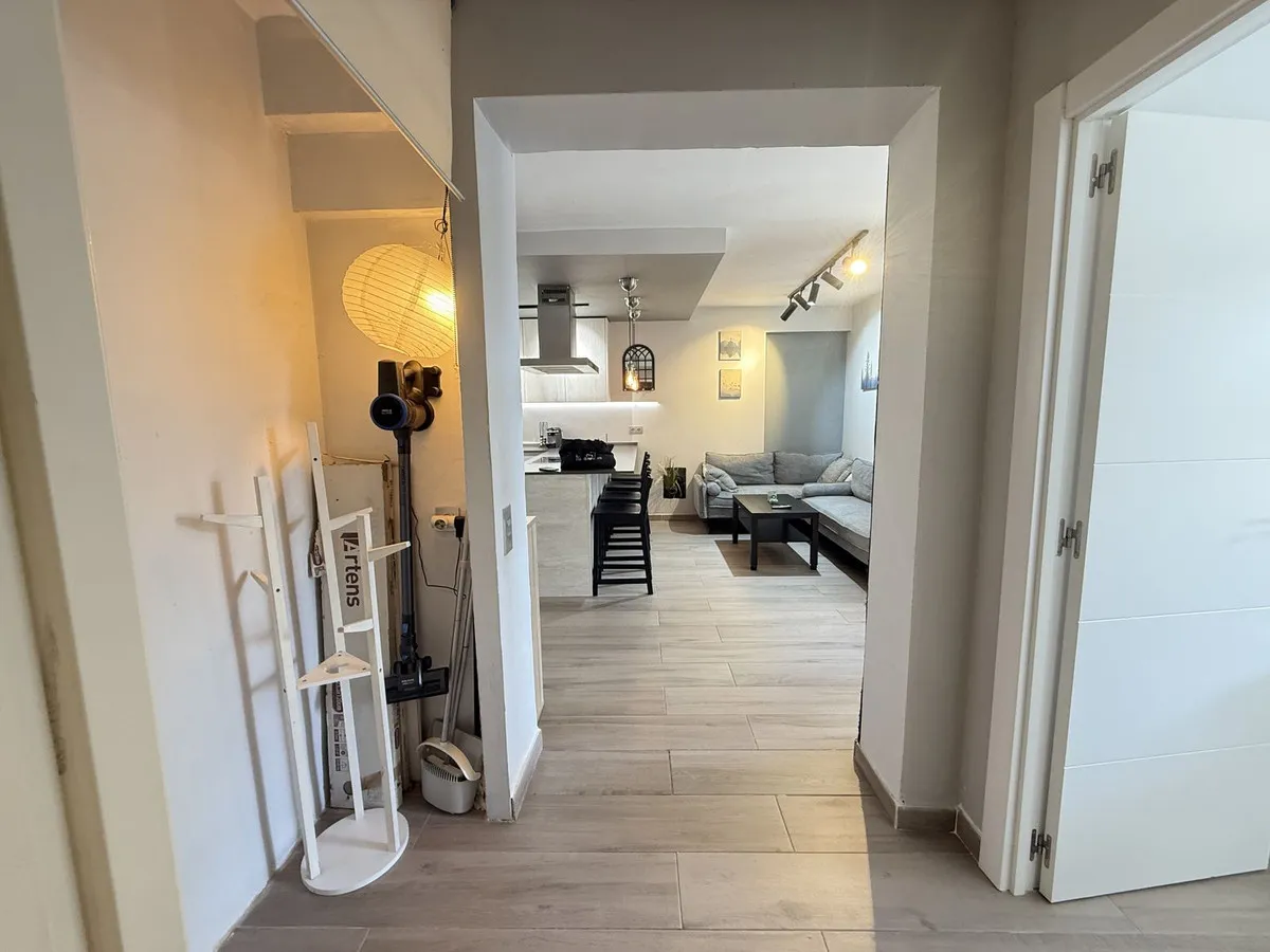 c7babdb8-94ae-4bb4-ab19-25a970e4660e