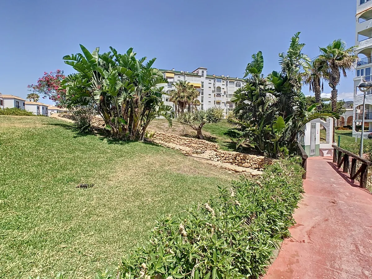 093cb8d9-cb36-43ed-a387-04ee671edf12