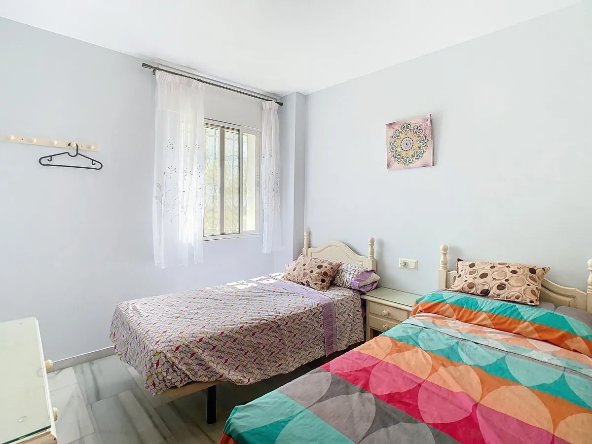 99b9ff5b-f23c-44c2-8c53-b142fbe4993d