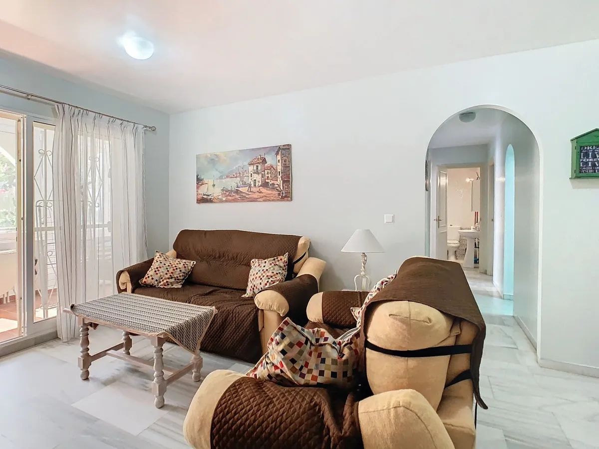 bb33975e-da66-4c2d-9ba1-f459fb27b15f