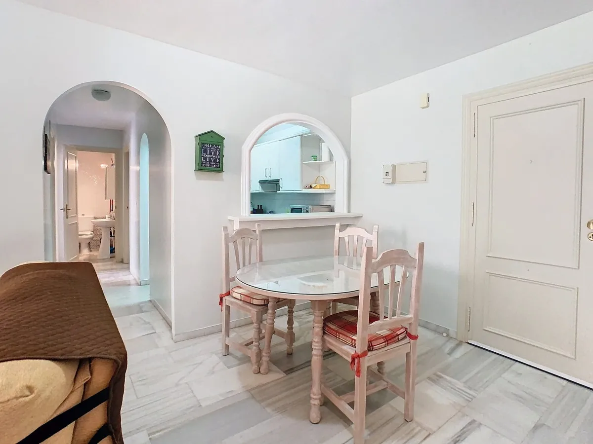 ee8e8f9b-e38f-4df9-b962-4d0debdba28e