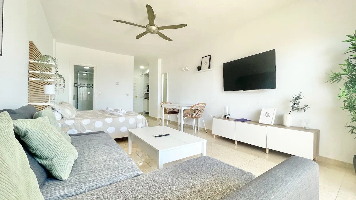 1670c2d7-b738-4128-8ec3-f03ce0c5ed05