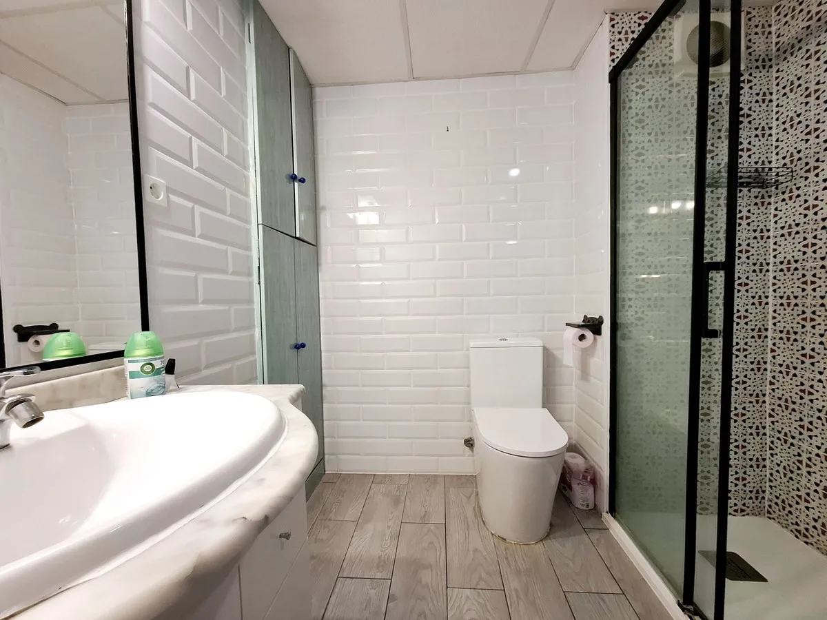 3e58195a-616b-46f4-a924-40aec85e8159