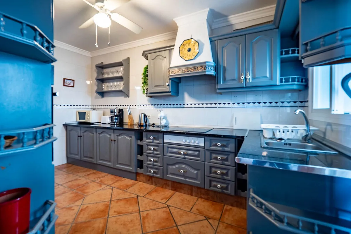 8f5c2260-24e6-4543-a0ec-4fd6544f2a7d