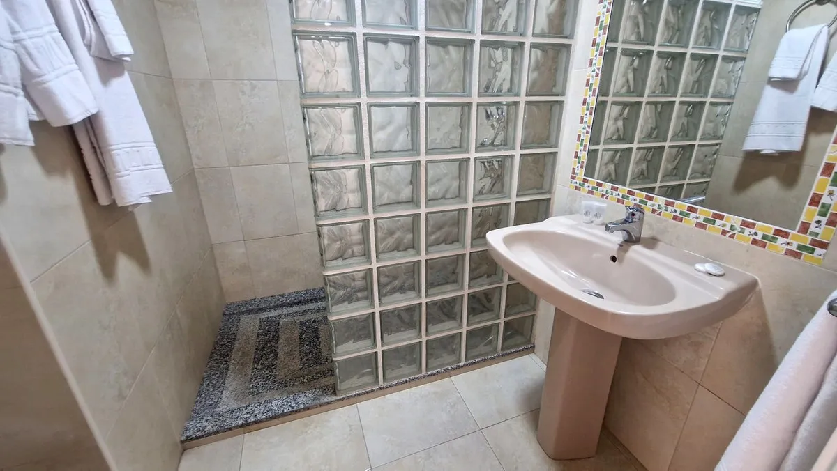 1dcf5143-11ea-4957-bc32-088c04235363