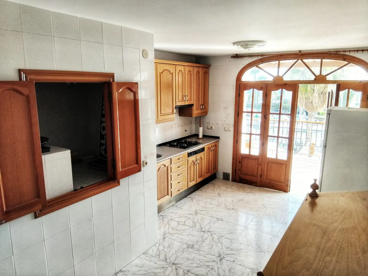 e76ef1bb-8c30-4b97-bdb7-19adaeda14f2