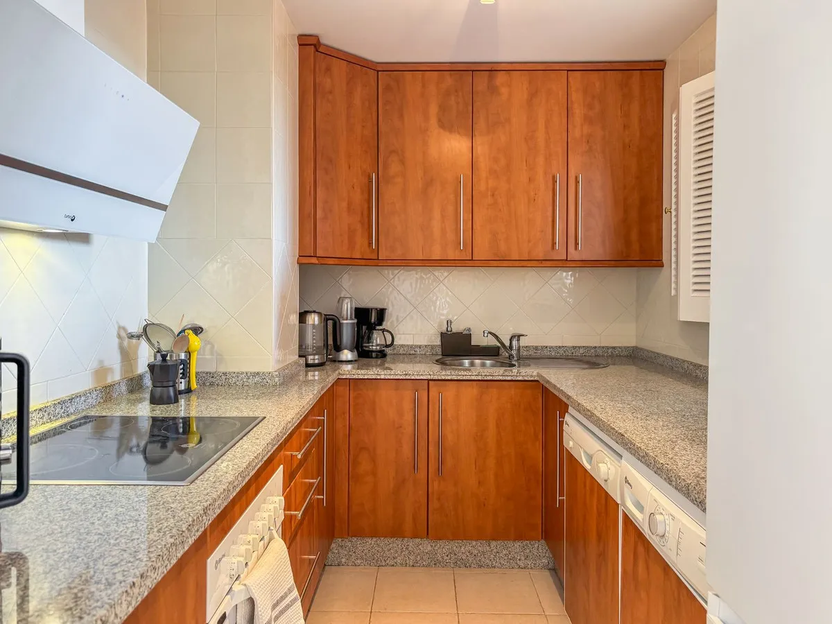 e25a3ce6-fdf6-48f7-851c-605f4d217362