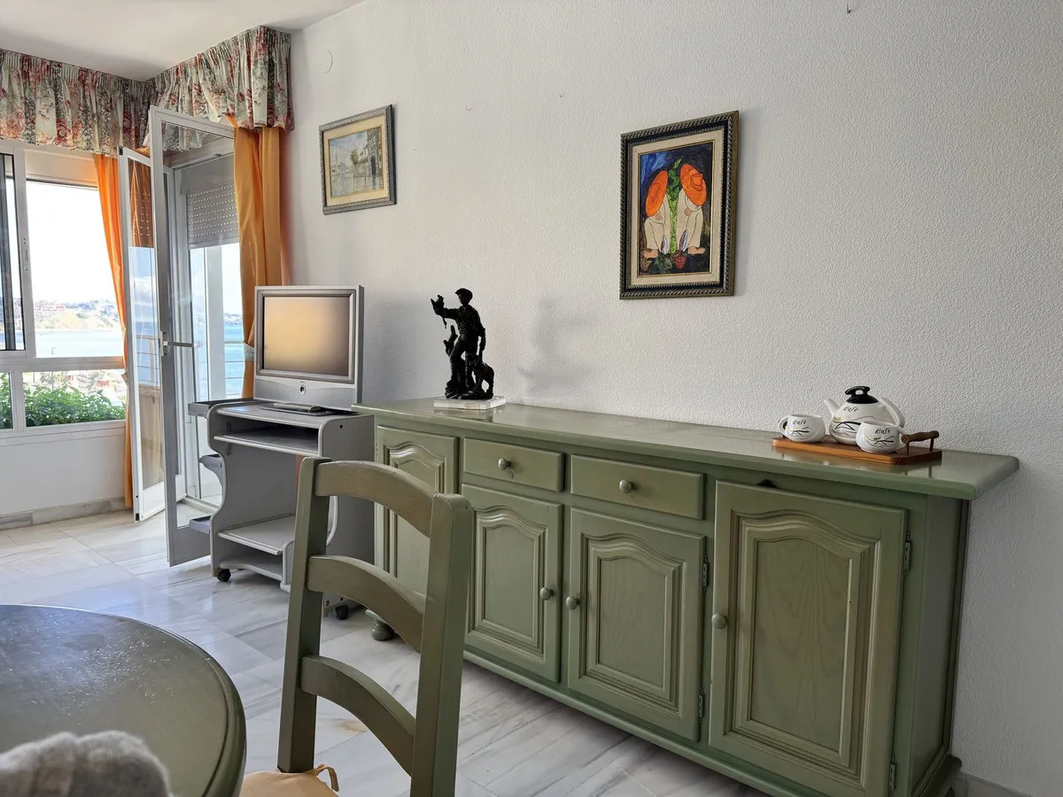 a2a8486e-a085-41f9-a1b1-18f939685491