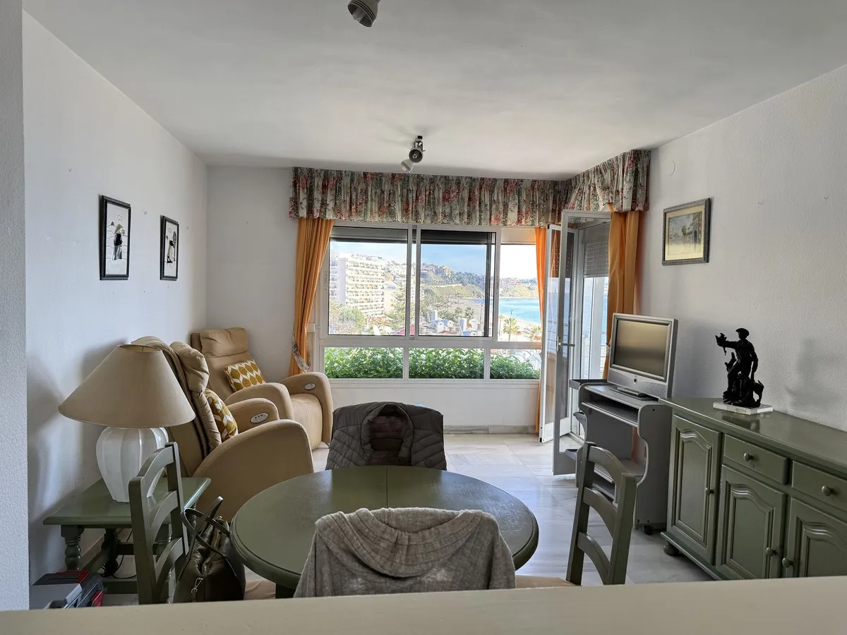 a6a4c59b-53a3-4868-958f-4530c77813e2