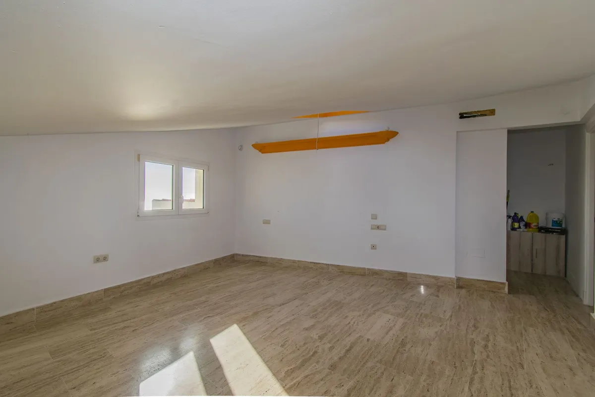 0f2aee11-1983-42a5-bfdb-e5a40789edfe