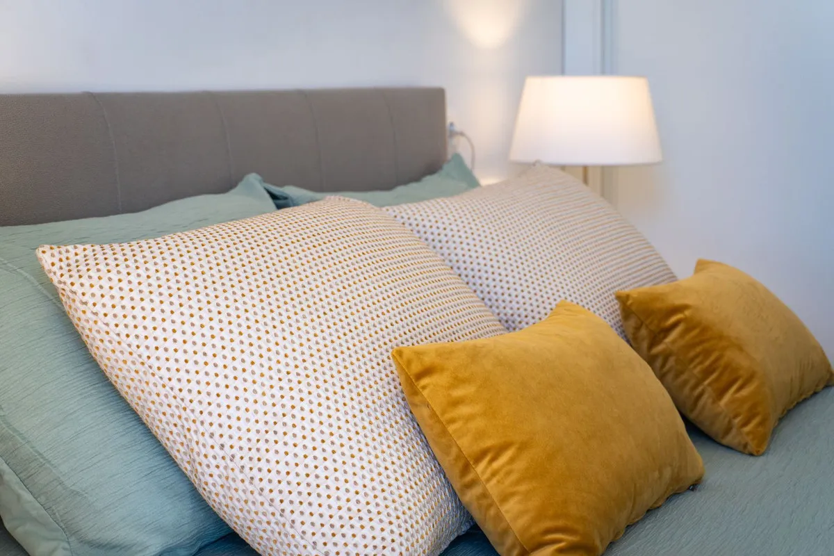 c79ff346-294d-4dac-8088-3510cc8ddd42