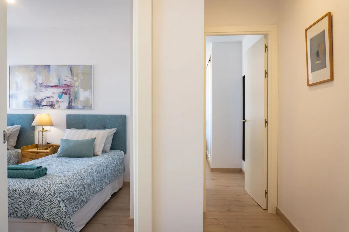 f4f590c0-330c-4d05-ba22-dfd0e48e3f80