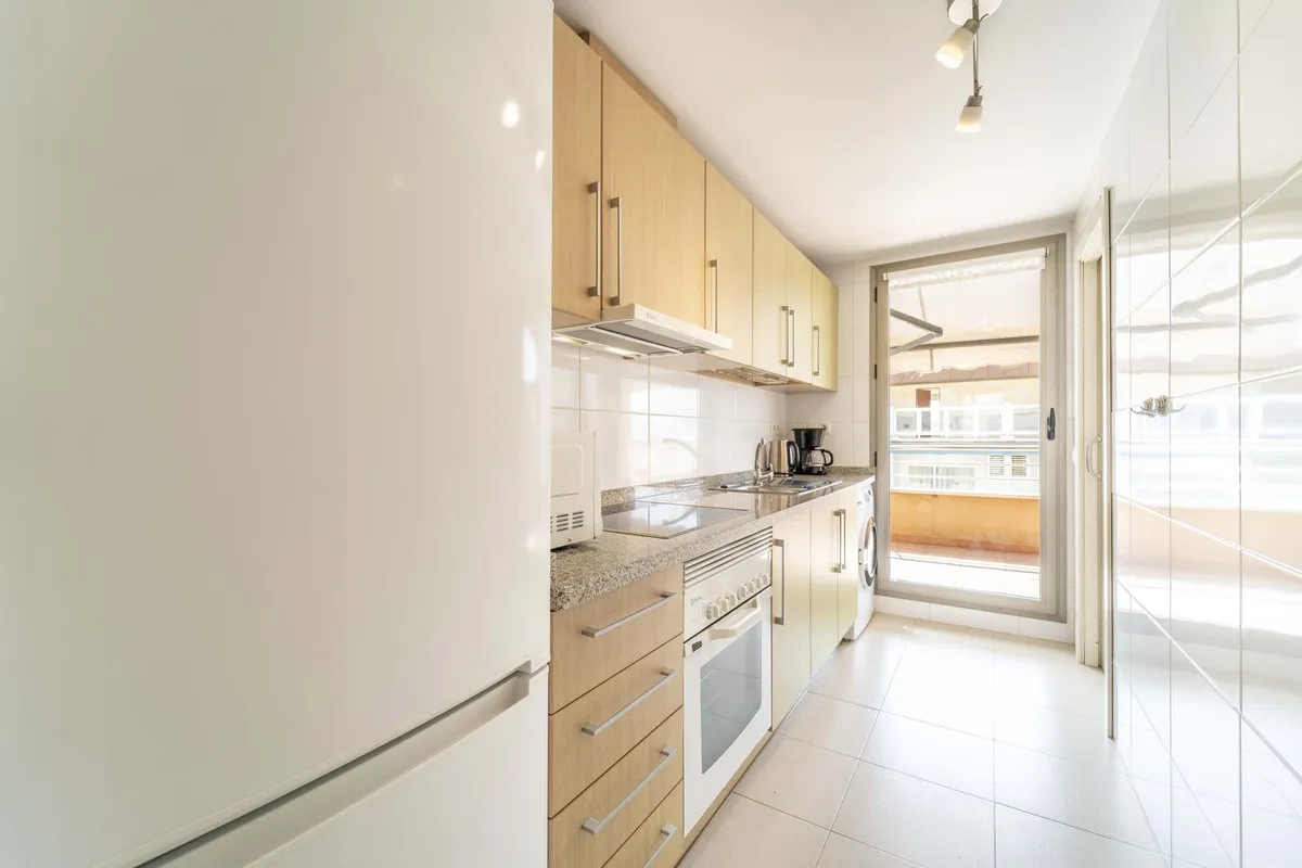 3f6a951e-e887-40b0-a7e8-be011cc310cd