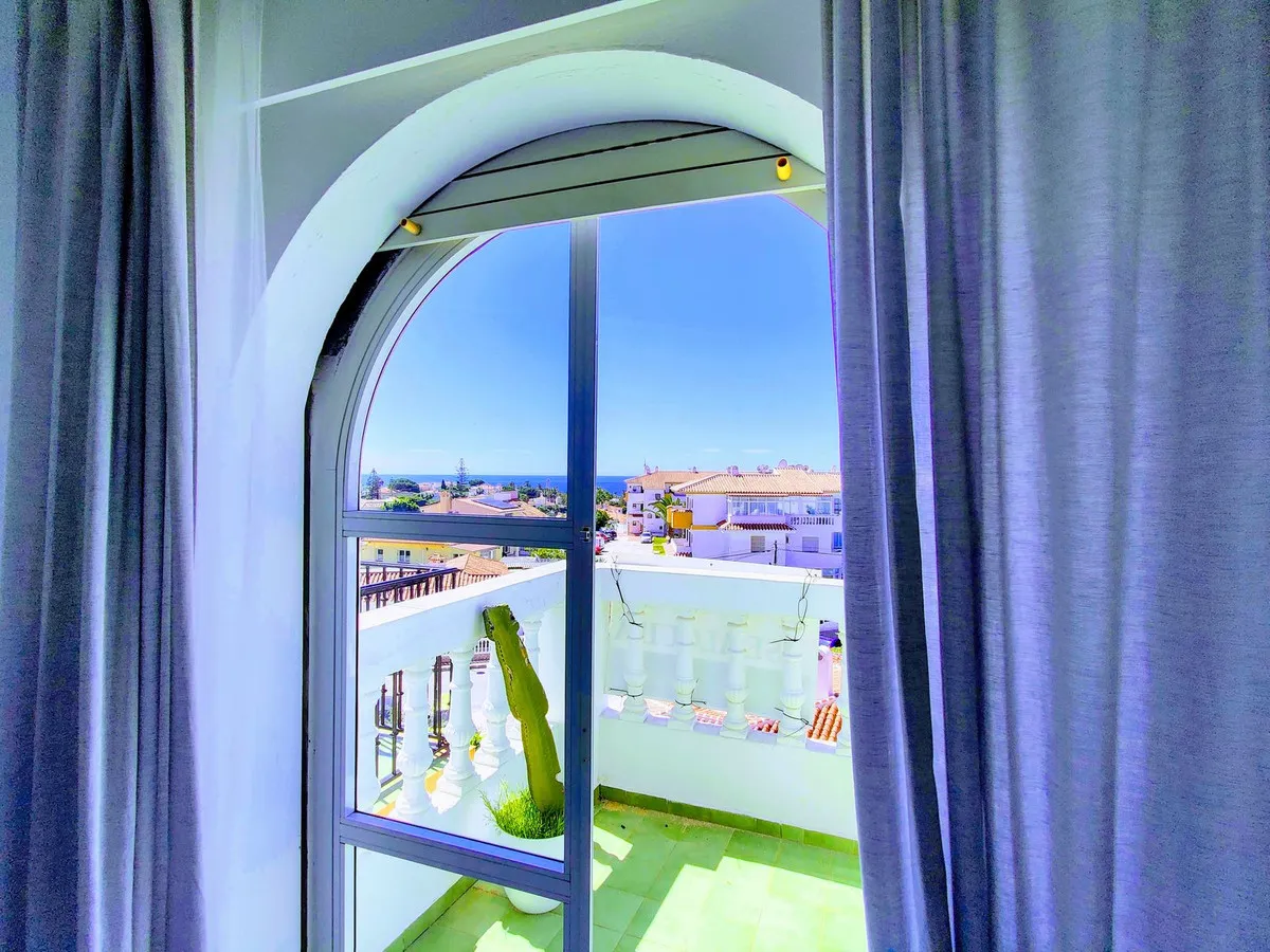 586c9e63-f5f4-4069-95b1-604a67654725