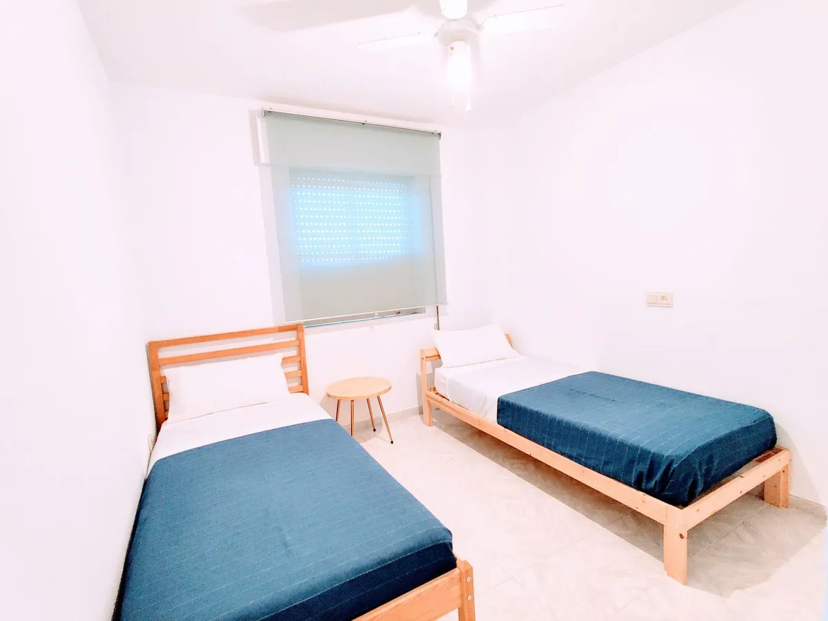 b2807521-ff4f-4bd1-b534-f9d9bcf2e2c2