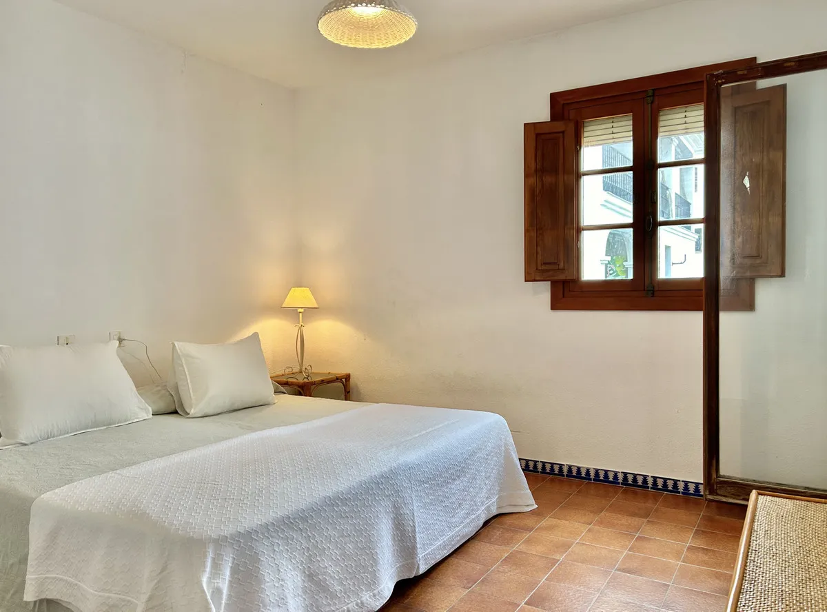 eb0b214c-1bba-4142-a1e8-38109d03b862