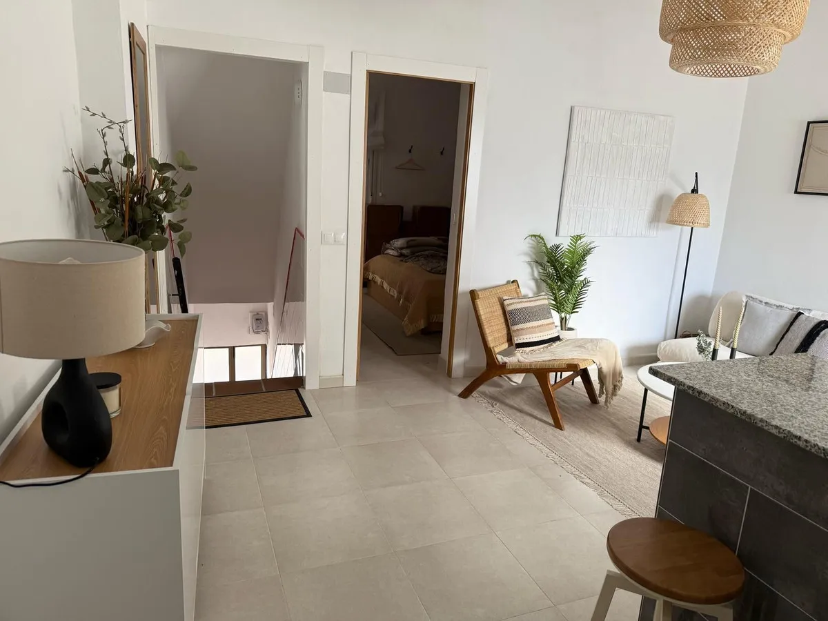 30aeb6d4-e1aa-4c80-b112-59041147d88f