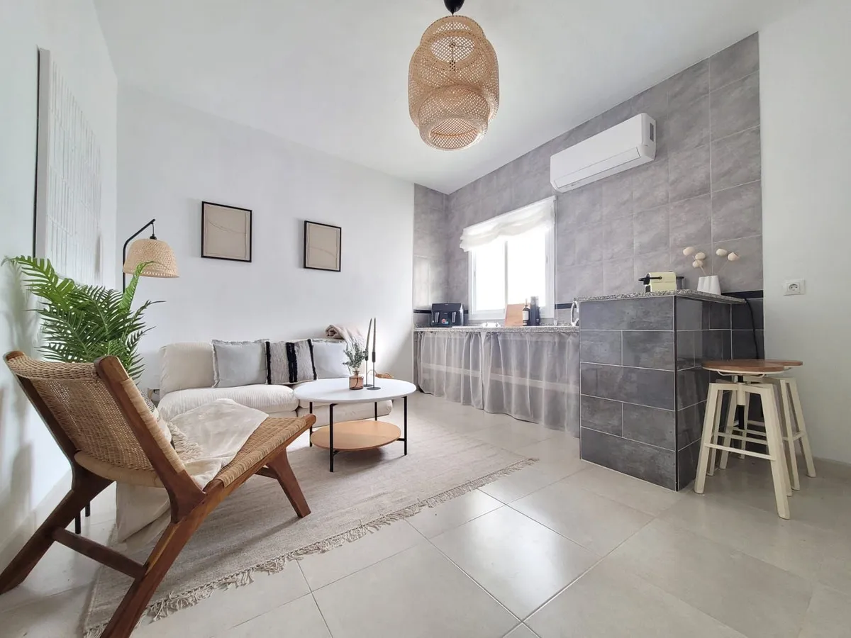 6f02fb7e-929c-436d-a3c0-4967e683f84c