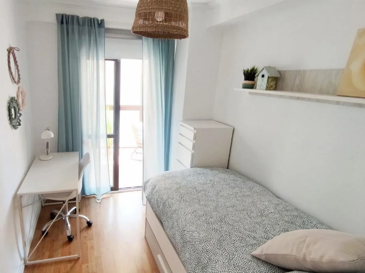 5859d927-8a05-40f4-9138-f8ad59dcc060