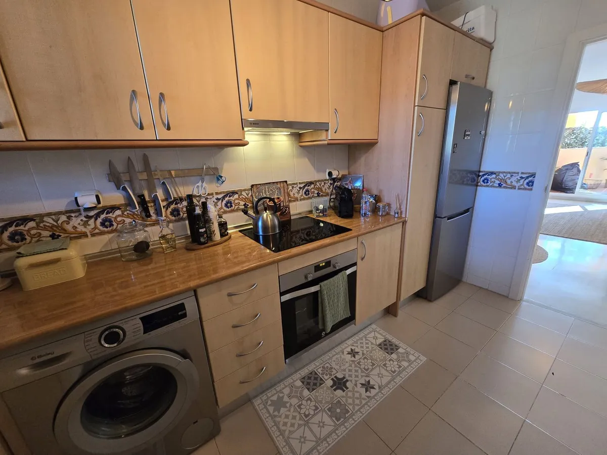 dc0eaca1-f423-48b5-8bd2-ee20f76b1e1b